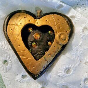 "PEEK-A-BOO HEART"   PENDANT